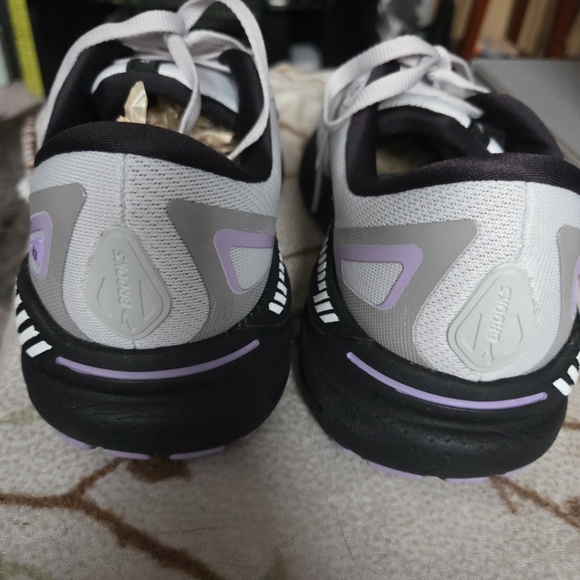 Brooks Women's Adrenaline GTS 23 Shoes Black, Grey, and Purple in Size 10.5 Arch - Picture 10 of 15